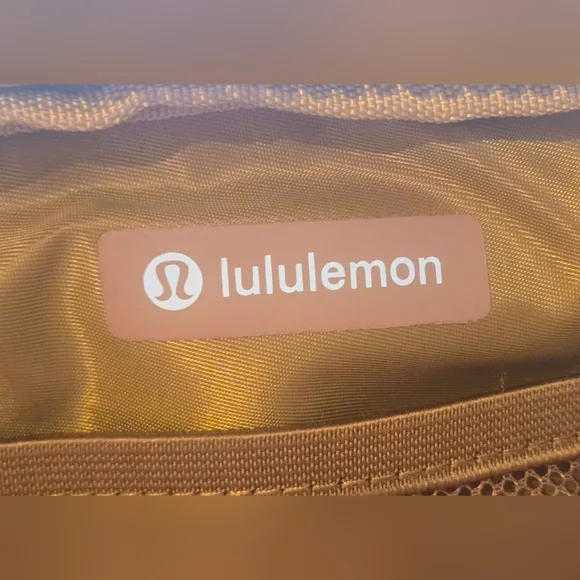 RARE Lululemon Everywhere Belt Bag 1L; ARTIFACT (Brown/Gold); Crossbody; Unisex - Picture 2 of 16